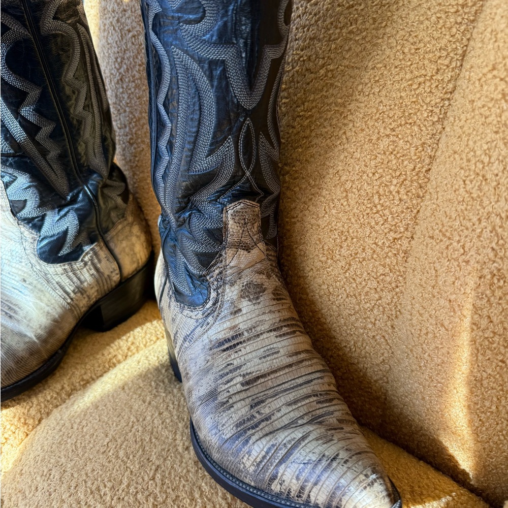 Tony Lama Black/Tan Python Snakeskin heeled boots women’s sz 7 / men’s size 5.5